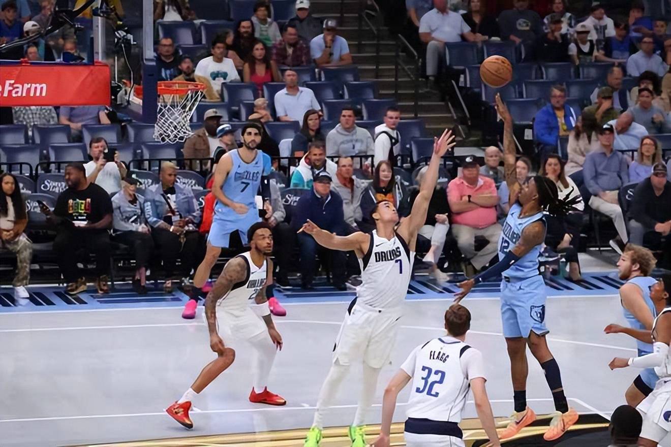 赛地聚焦——NBA常规赛加时末段热度飙升;勒沃库森单刀错失;赛场秩序良好;阵容厚度经受考验的简单介绍 赛地聚焦——NBA常规赛加时末段热度飙升;勒沃库森单刀错失;赛场秩序良好;阵容厚度经受考验的简单介绍